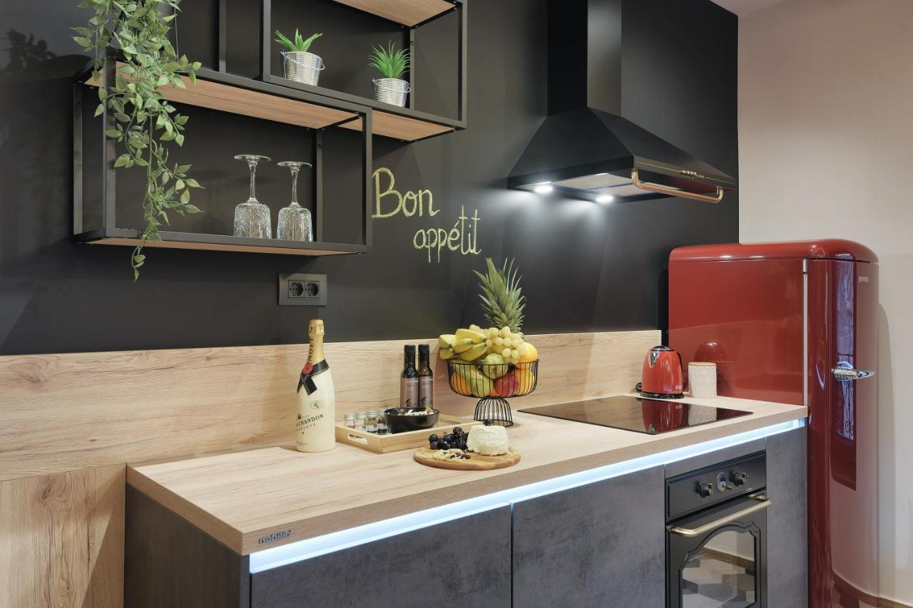 Apartment De Ville 2020 With Free Parking พูลา ภายนอก รูปภาพ